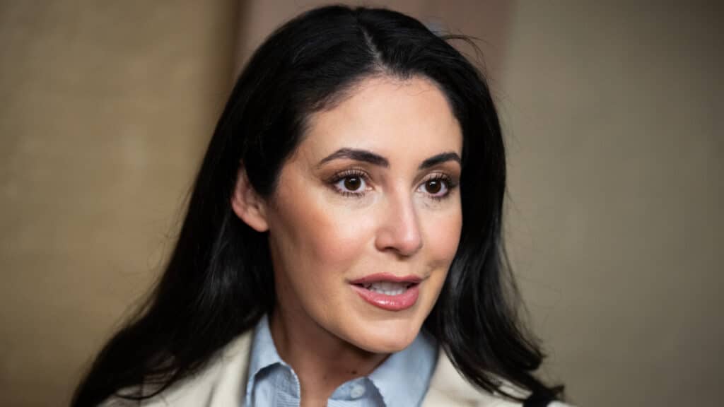 AOC and Anna Paulina Luna Team Up (Again!) to Stop Congress From Trading Stocks